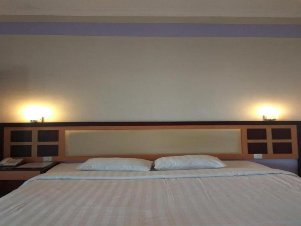 Graha Hotel Sragen Exteriör bild