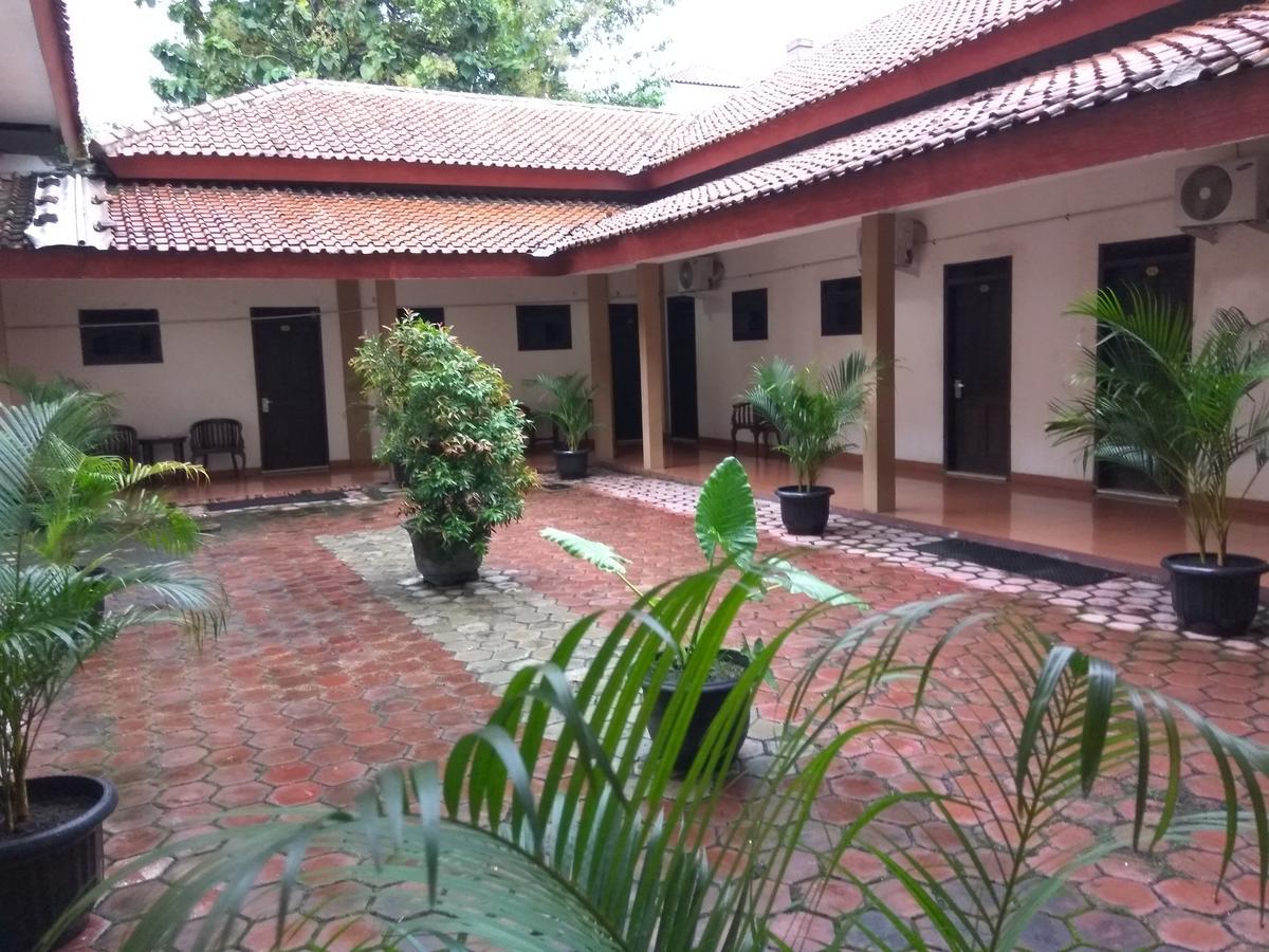 Graha Hotel Sragen Exteriör bild