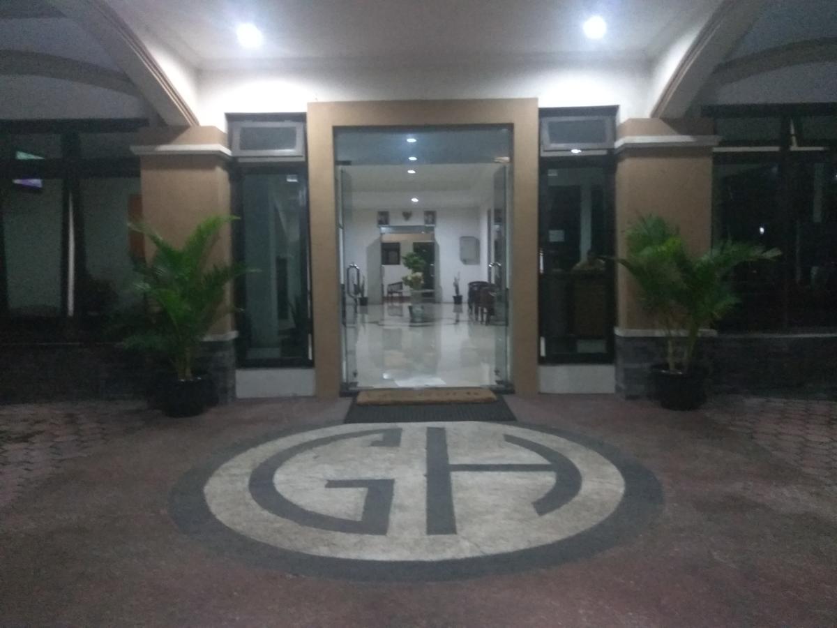 Graha Hotel Sragen Exteriör bild