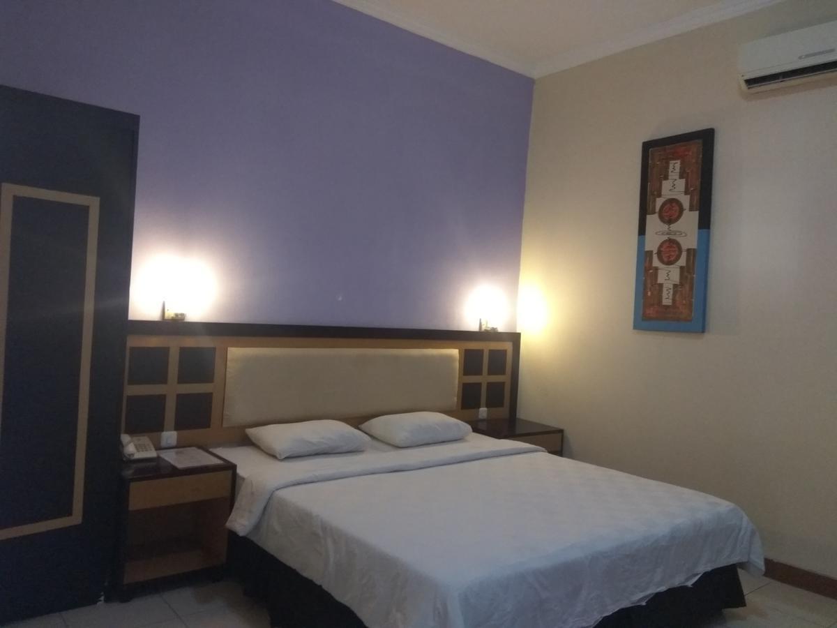 Graha Hotel Sragen Exteriör bild