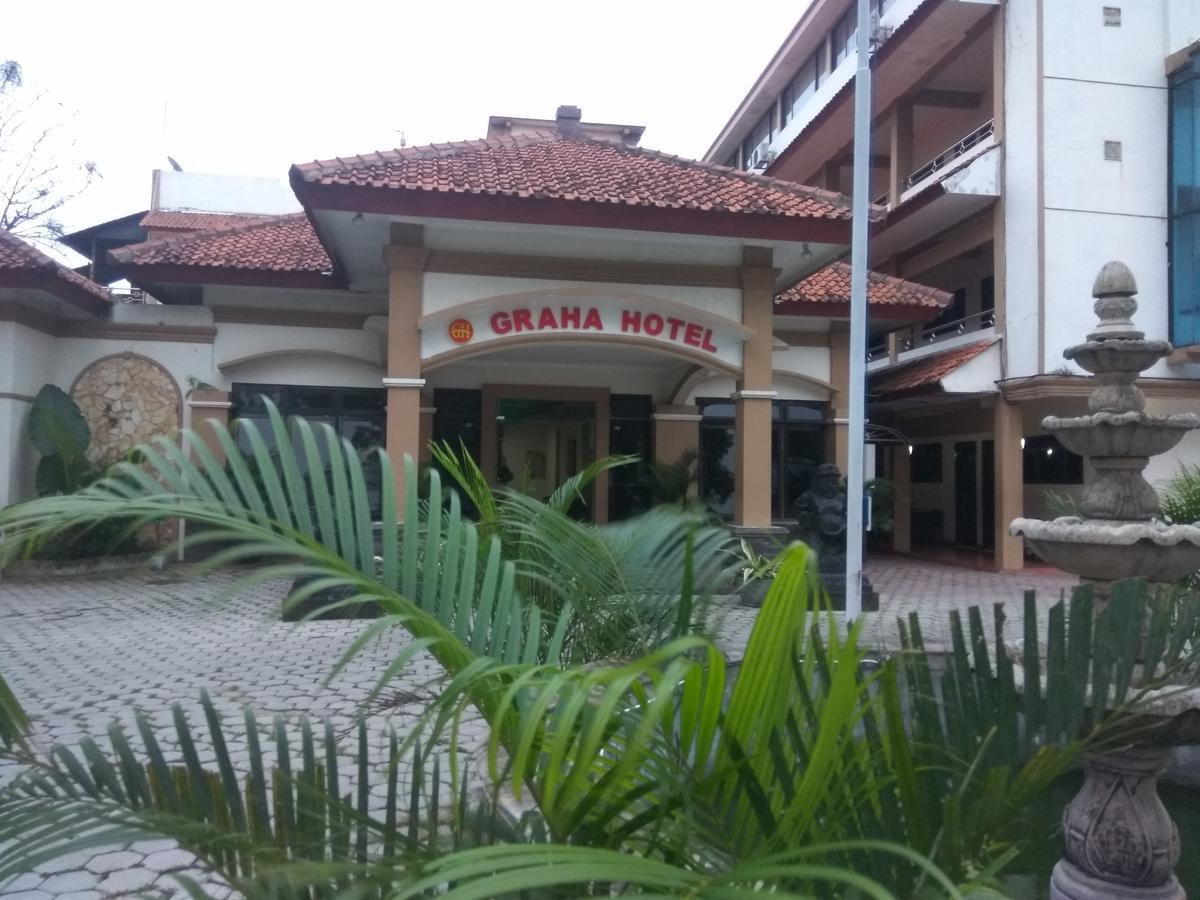 Graha Hotel Sragen Exteriör bild